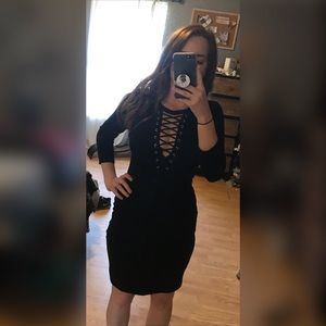 Lace up body con dress 💃🏼